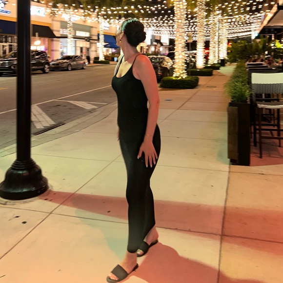 Meet your Posher, Debbie - Picture 2 of 3